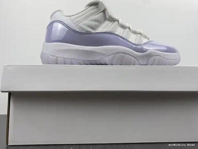 Air AH7860-101 Pure Jordan 11 WMNS Violet Low 0420